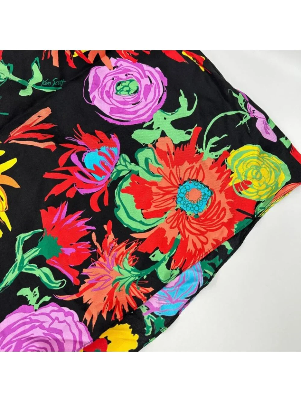 Gucci Xkenscott Shawl with Floral 38 Scarf